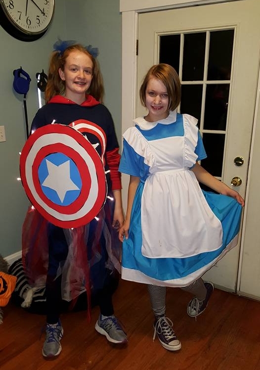 2015-10-31 Jane and Cate Trick or Treat.jpg